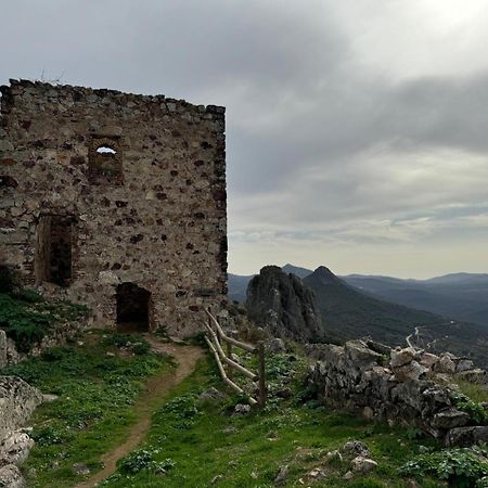 La Jara De Las Villuercas Cabañas del Castillo Exterior foto