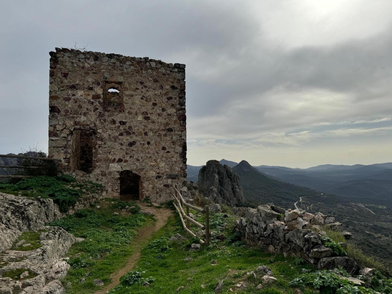 La Jara De Las Villuercas Cabañas del Castillo Exterior foto